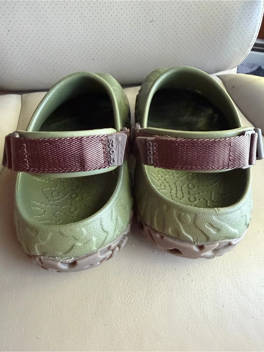 825 EUC Men’s Crocs All Terrain Atlas Green Clogs with Canvas Straps